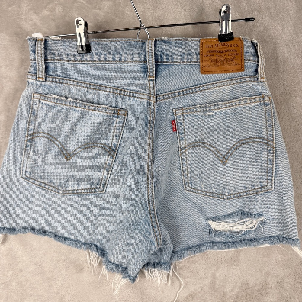 Levis Premium Wedgie Shorts Light Wash Distressed Denim Cut Offs Size 29